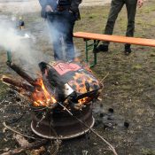 ...und ein Sack Grillkohle, der auf den Lofoten zurückgeblieben war
